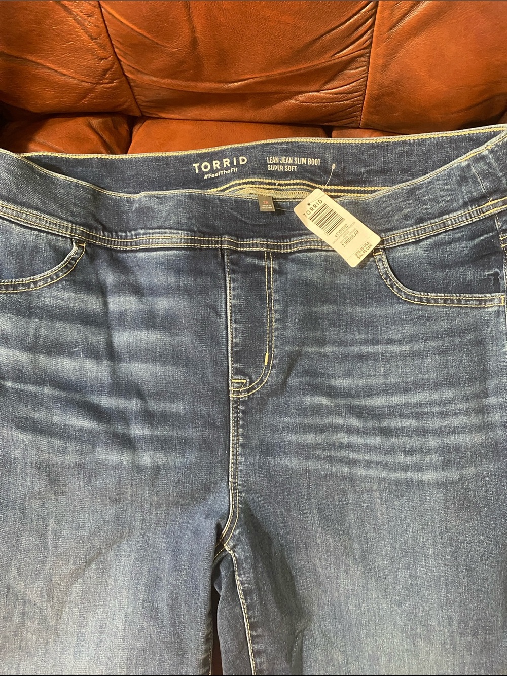 Torrid Medium Wash Blue Lean Jean Slim Boot Cut Jeans. NWT. Size 2R.
